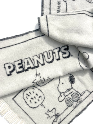 Peanuts Blanket Comic Doughnut | White Black