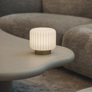 Atelier Pierre Dentelles 9 light & USB recharge | Gold base | 9x9 cm