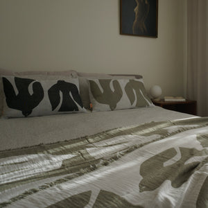 EARLY BIRD Throw | Beluga by BRITA (brita-early-bird-throw-beluga)