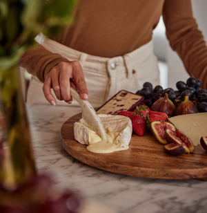 Flow Resin Cheese Knife | Earth by SAARDÉ (flow-cheese-knife-earth)