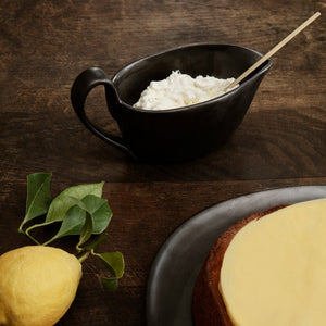 Flow Sauce Boat | Black by FERM LIVING (flow-sauce-boat-black)