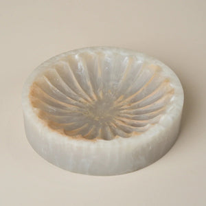 Flow Resin Trinket Dish | Shell by SAARDÉ (harmonia-white-marble-bowl-artisanal-crafts-japanese-minimalist-design-copy)