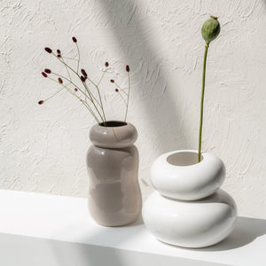 Pebbles Vase | White by URBAN NATURE CULTURE (urban-nature-culture-pebbles-vase-white)