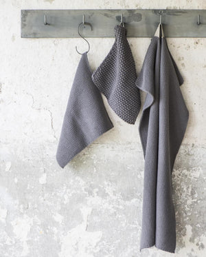 MYNTE Kitchen Towel | Dark Grey by IB LAURSEN (ib-laursen-towel-mynte-dark-grey-knitted)