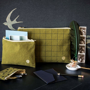 Pouch Oscar L | Lichen by La Cerise Sur Le Gateau (la-cerise-sur-la-gateau-pouch-oscar-lichen-l)