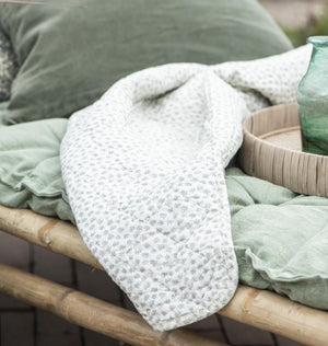 QUILT - White/Green Leaves by IB LAURSEN (ib-laursen-quilt-green-leaves)