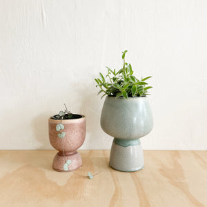 Stoneware Flower Pot L- Grey/Green by MADAM STOLTZ (ms-stoneware-flower-pot-grey)
