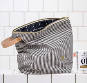 Toiletry Bag Finette GM | Caviar by La Cerise Sur Le Gateau (la-cerise-sur-la-gateau-toiletry-bag-finette-caviar-leather-gm)