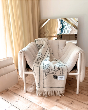 Peanuts Blanket Comic Doughnut | White Black