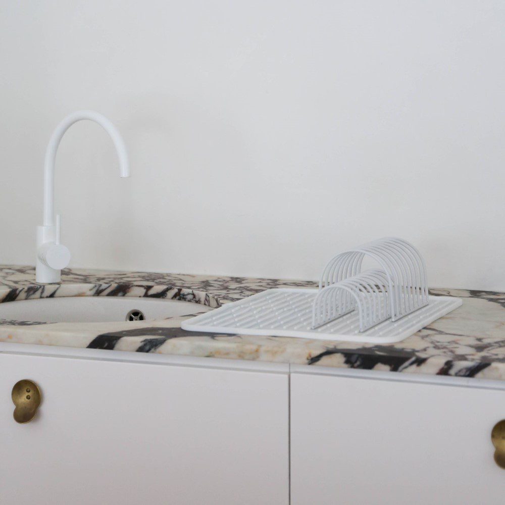 Folding Silicone Drying Mat L w/ Drainage Mouth | White by DESIGNSTUFF (folding-silicone-drying-mat-large-with-drainage-mouth-white)