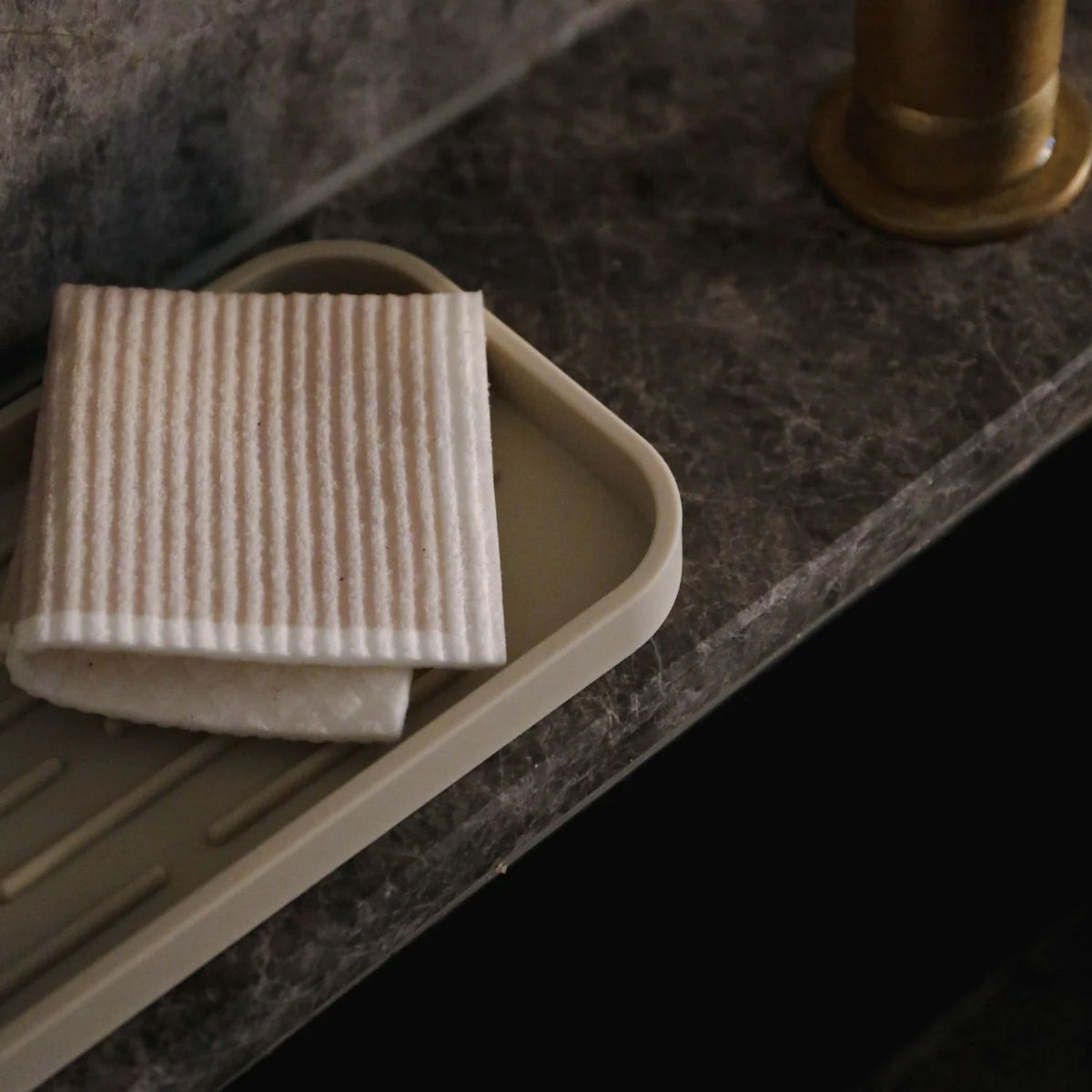 Sink Tray and Sponge Holder Silicone | Sand by DESIGNSTUFF (sink-tray-and-sponge-holder-silicone-sand)