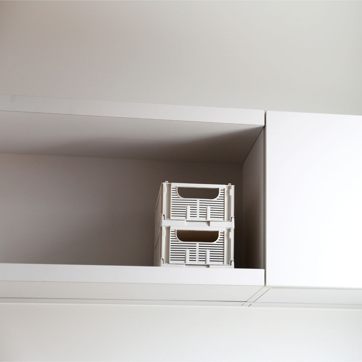 Linear Collapsible Crate | S | 25x16cm | Chalk White (Set of 2) by DESIGNSTUFF (linear-collapsible-crate-s-25x16cm-chalk-white-2pc)