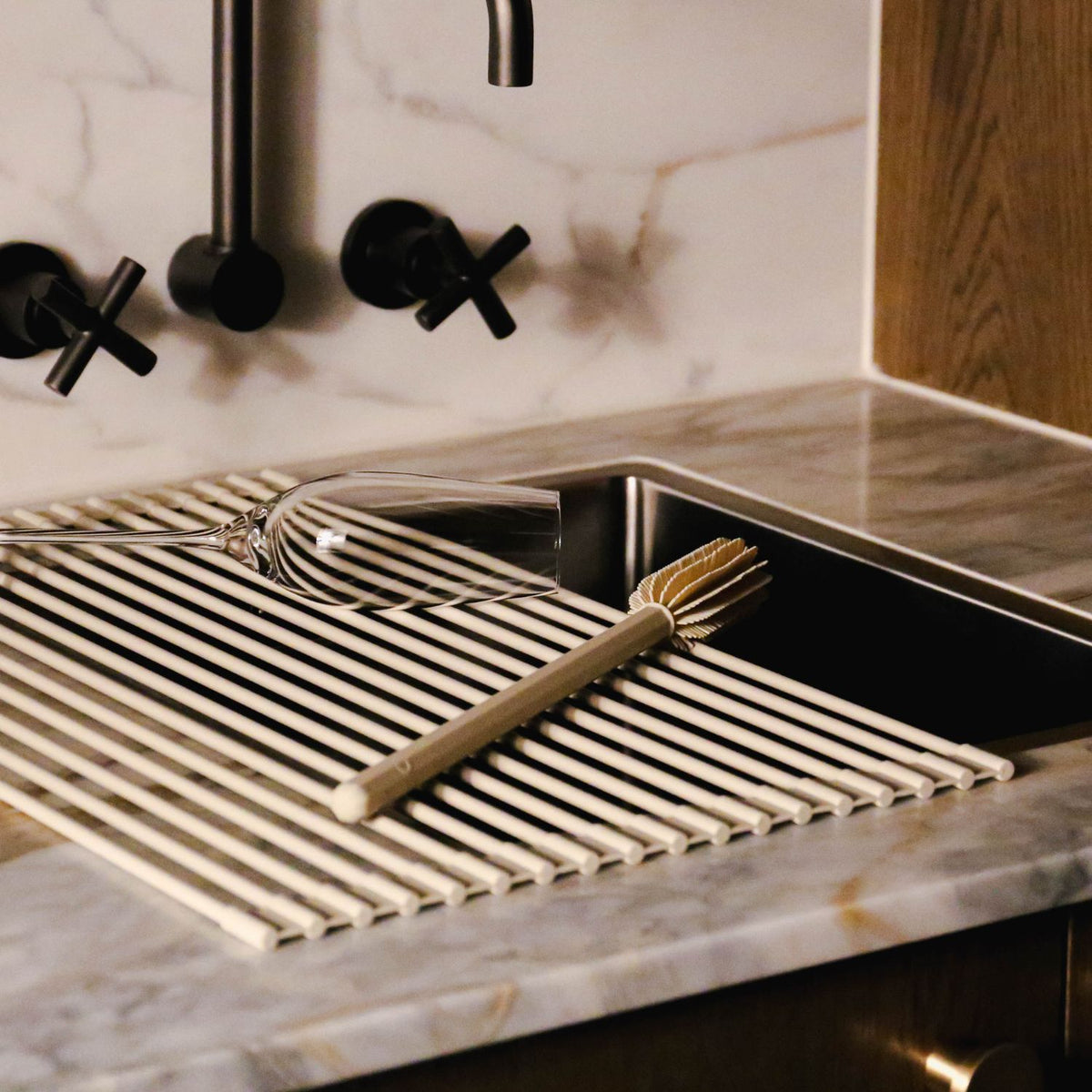 Bottle Brush | Sand by DESIGNSTUFF (bottle-brush-khaki-copy)