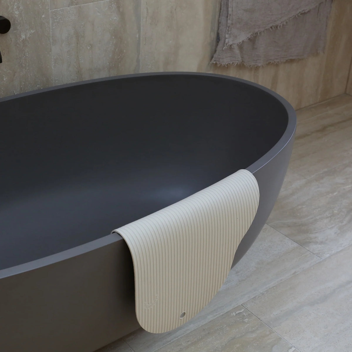 DesignStuff Curv Silicone Bath Mat Sand Non Slip