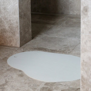 DesignStuff CURV Silicone Bath Mat Sand Grey 60 Cm