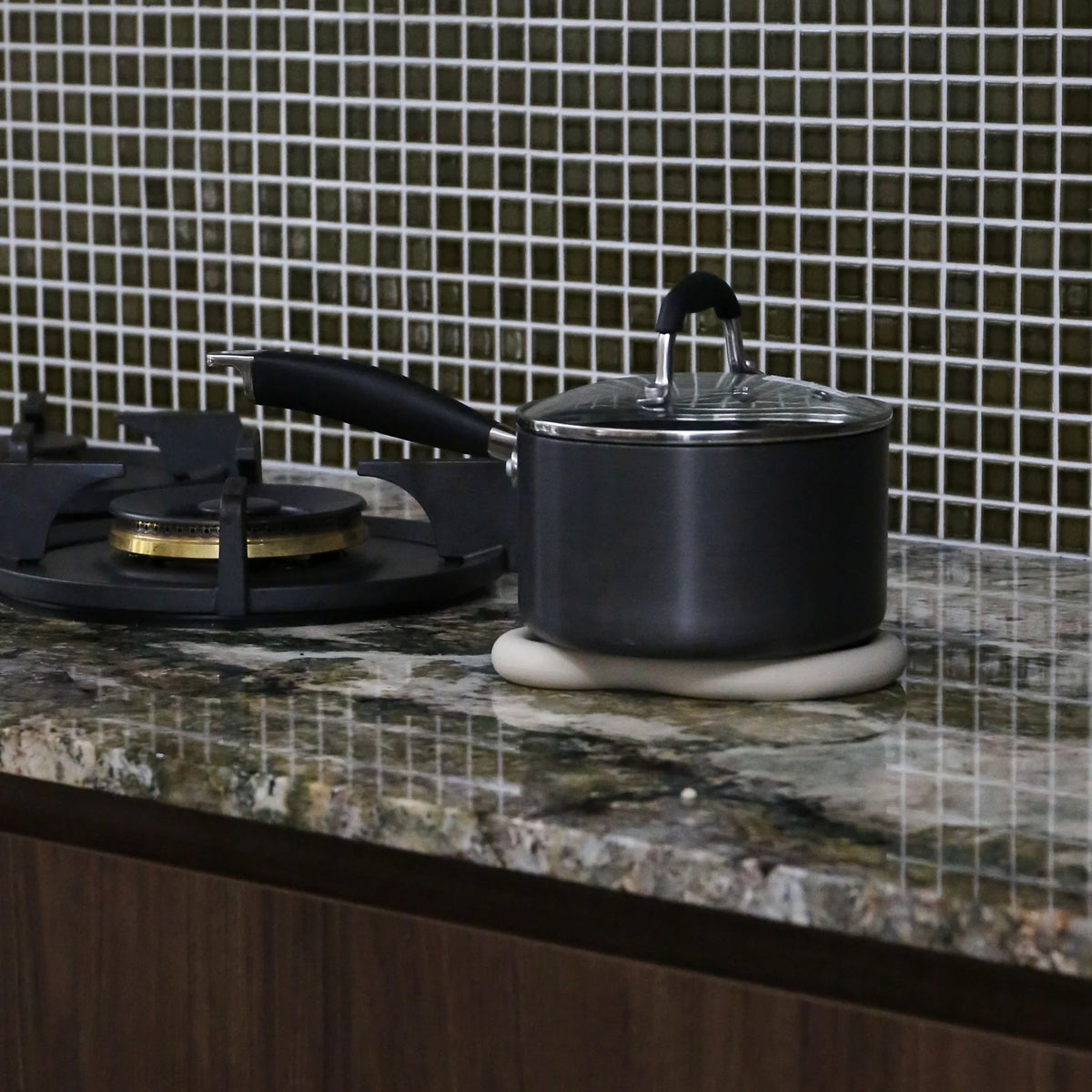 Curve Silicone Trivet | Sand by DESIGNSTUFF (curve-silicone-trivet-sand)