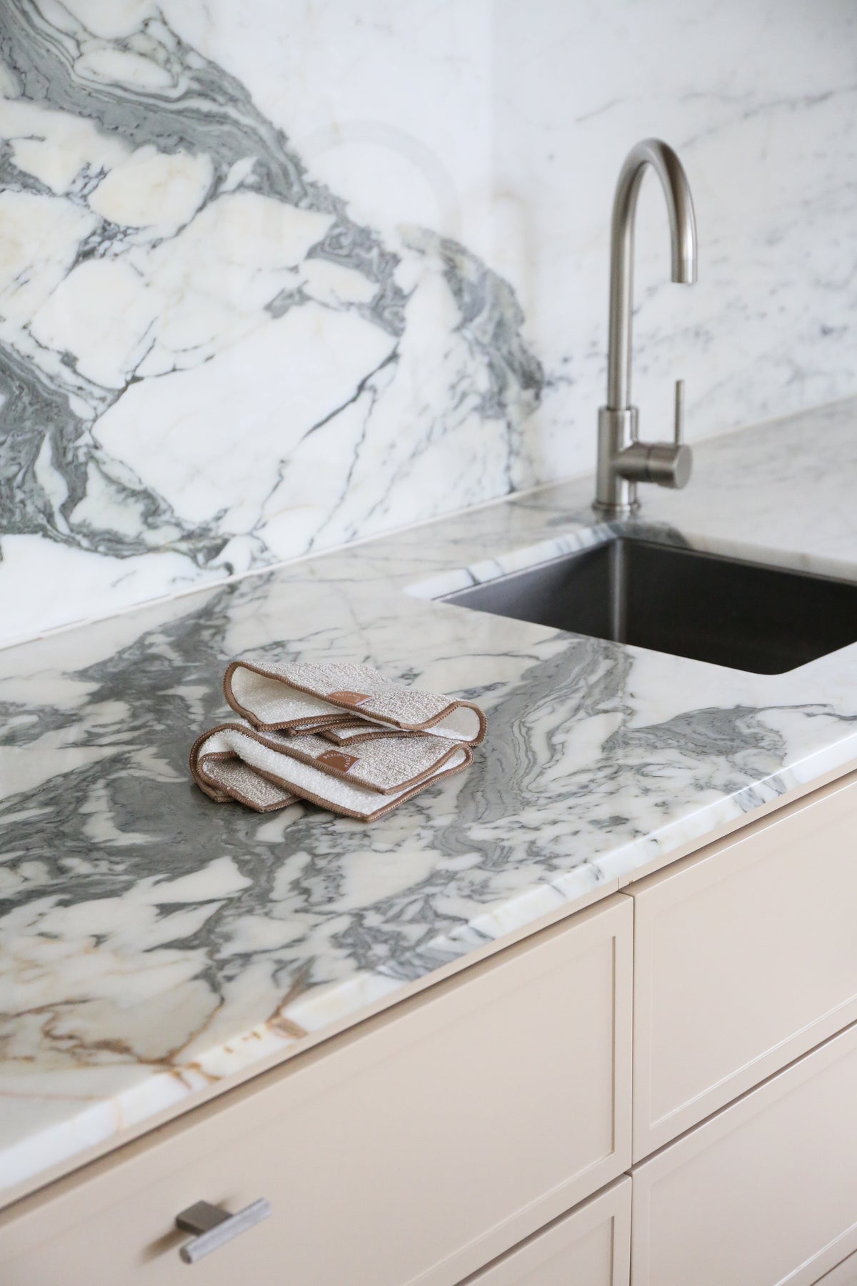 Hemp Marle Scourer & Bamboo Dishcloth | Camel | (Set of 2) by DESIGNSTUFF (hemp-marle-scourer-bamboo-dishcloth-camel-set-of-2)