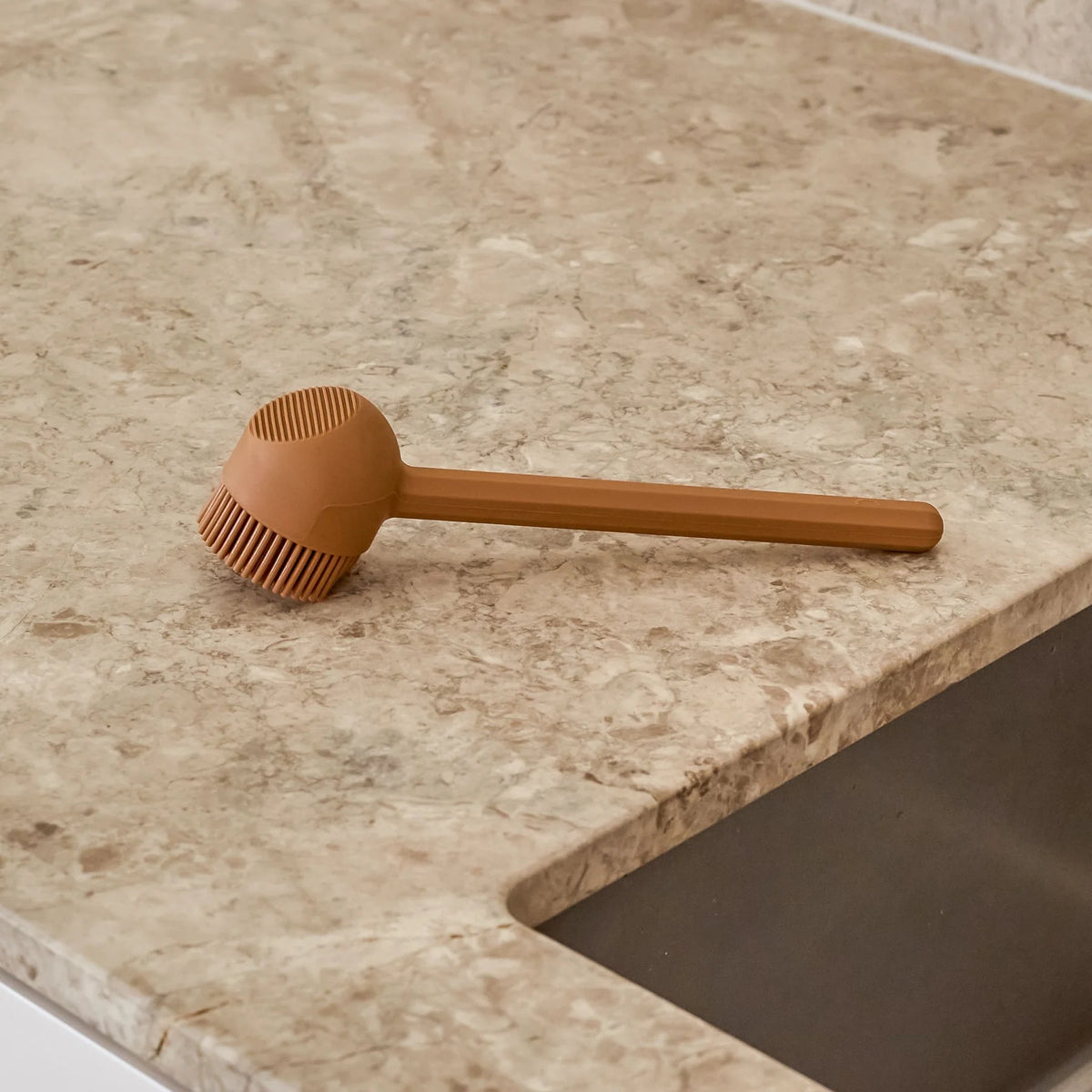 RUND Dish Brush | Silicone | Camel
