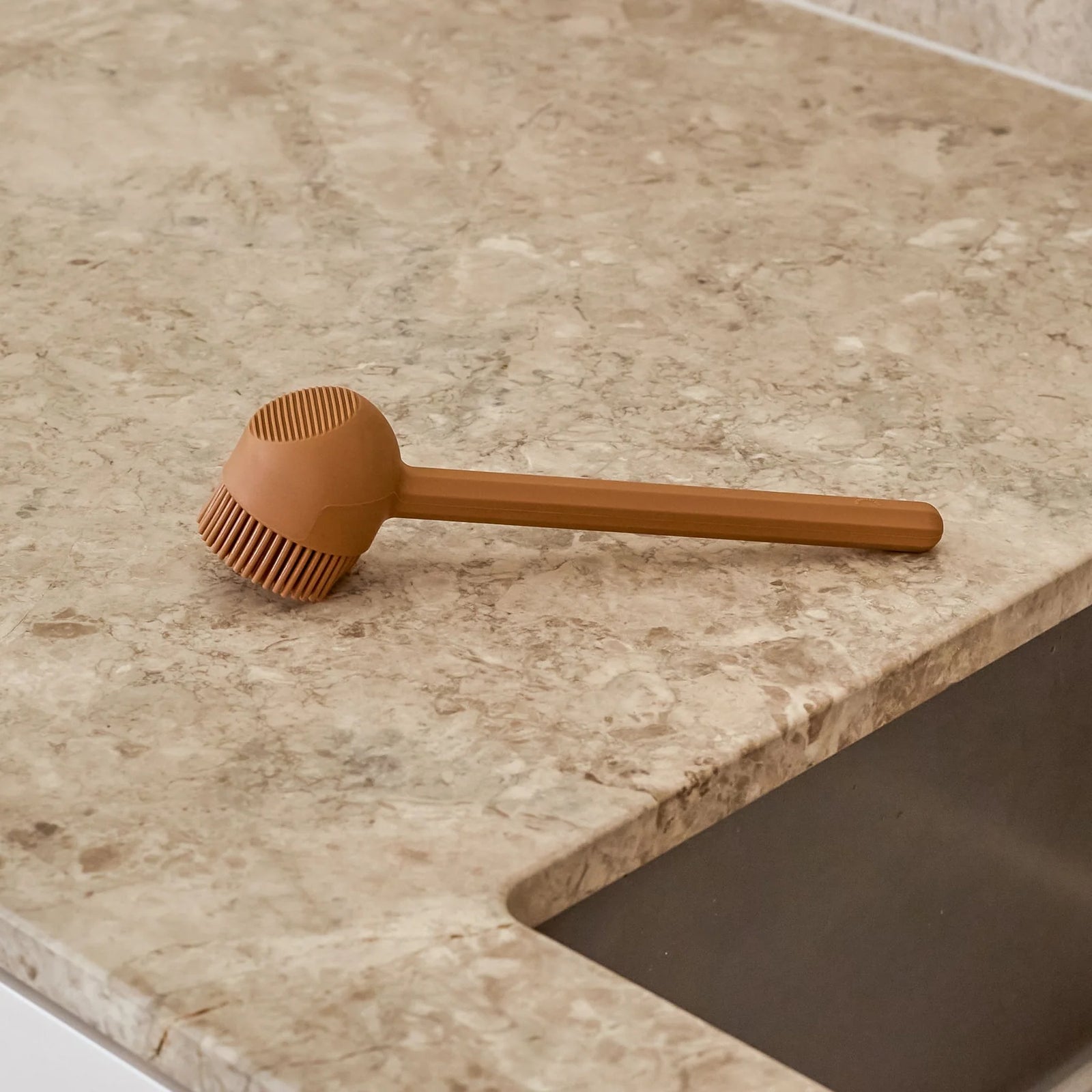 RUND Dish Brush | Silicone | Camel
