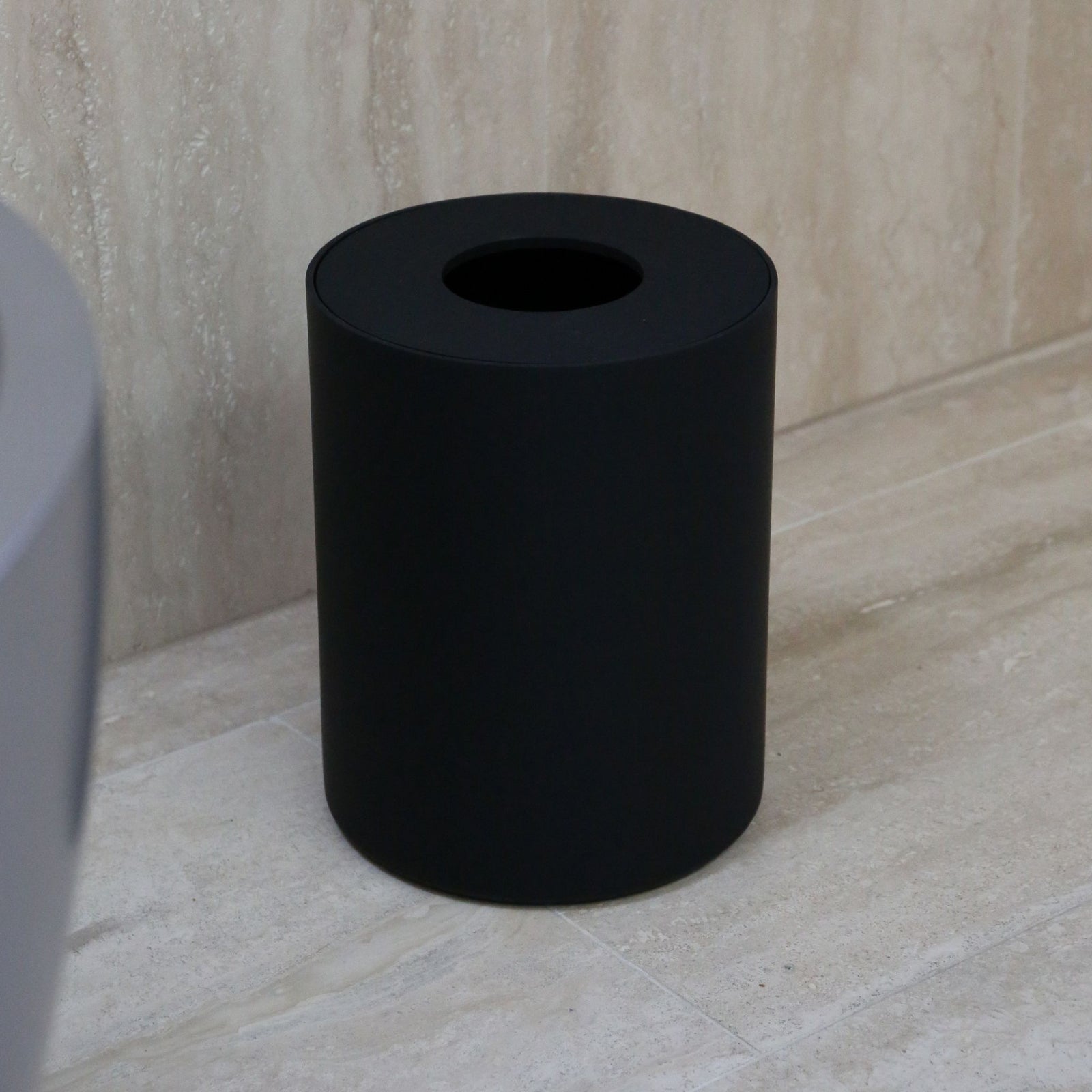 DesignStuff Arc Bin 4L Black Bathroom Waste Bin