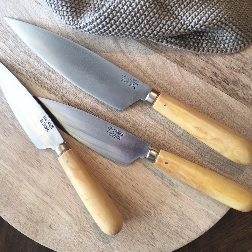 Boxwood Carbon Steel Knife | 22cm by PALLARÈS (pallares-kitchen-knife-set-8cm-11cm-carbon-steel-1)