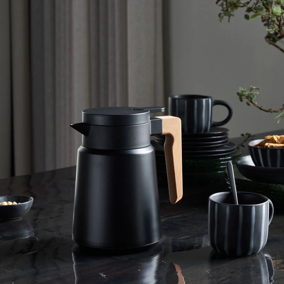 COLE Thermos 1L | Black by HOUSE DOCTOR (cole-thermos-black)