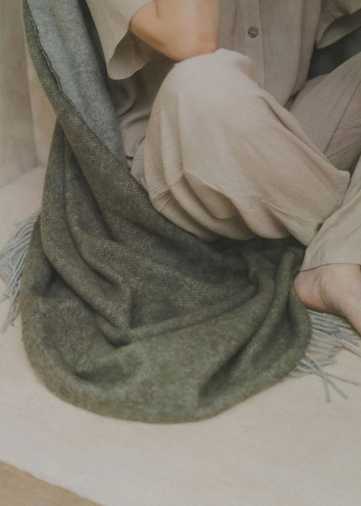 Saardè Merino Wool Throw | Olive/Grey