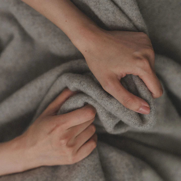 Saardè Merino Wool Throw | Latte/Grey