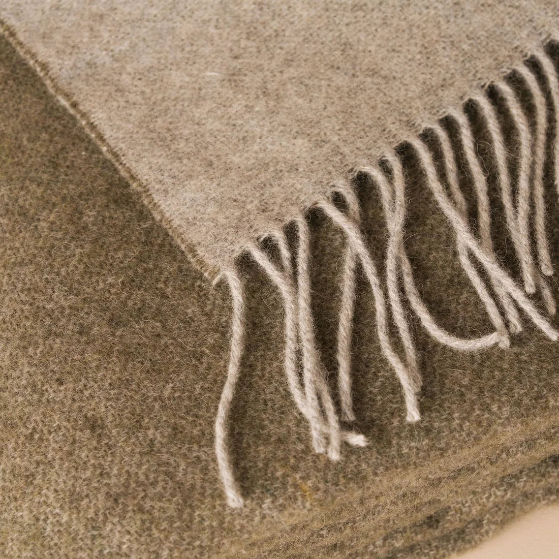 Saardè Merino Wool Throw | Olive/Grey