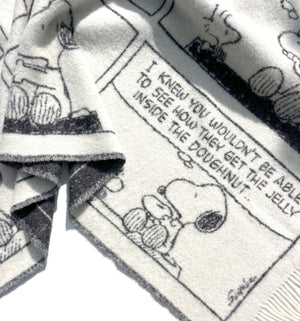 Peanuts Blanket Comic Doughnut | White Black