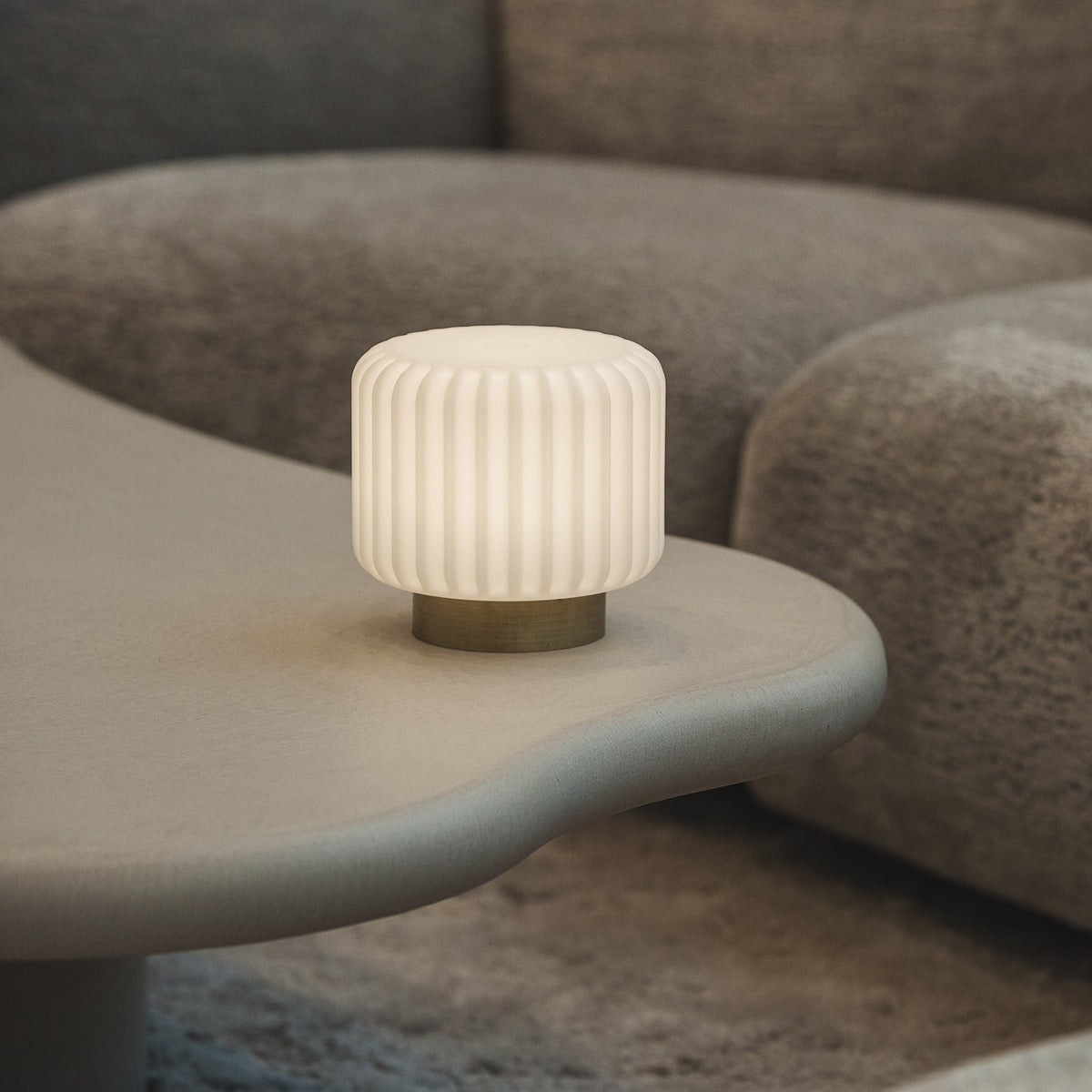 Atelier Pierre Dentelles 9 light & USB recharge | Gold base | 9x9 cm