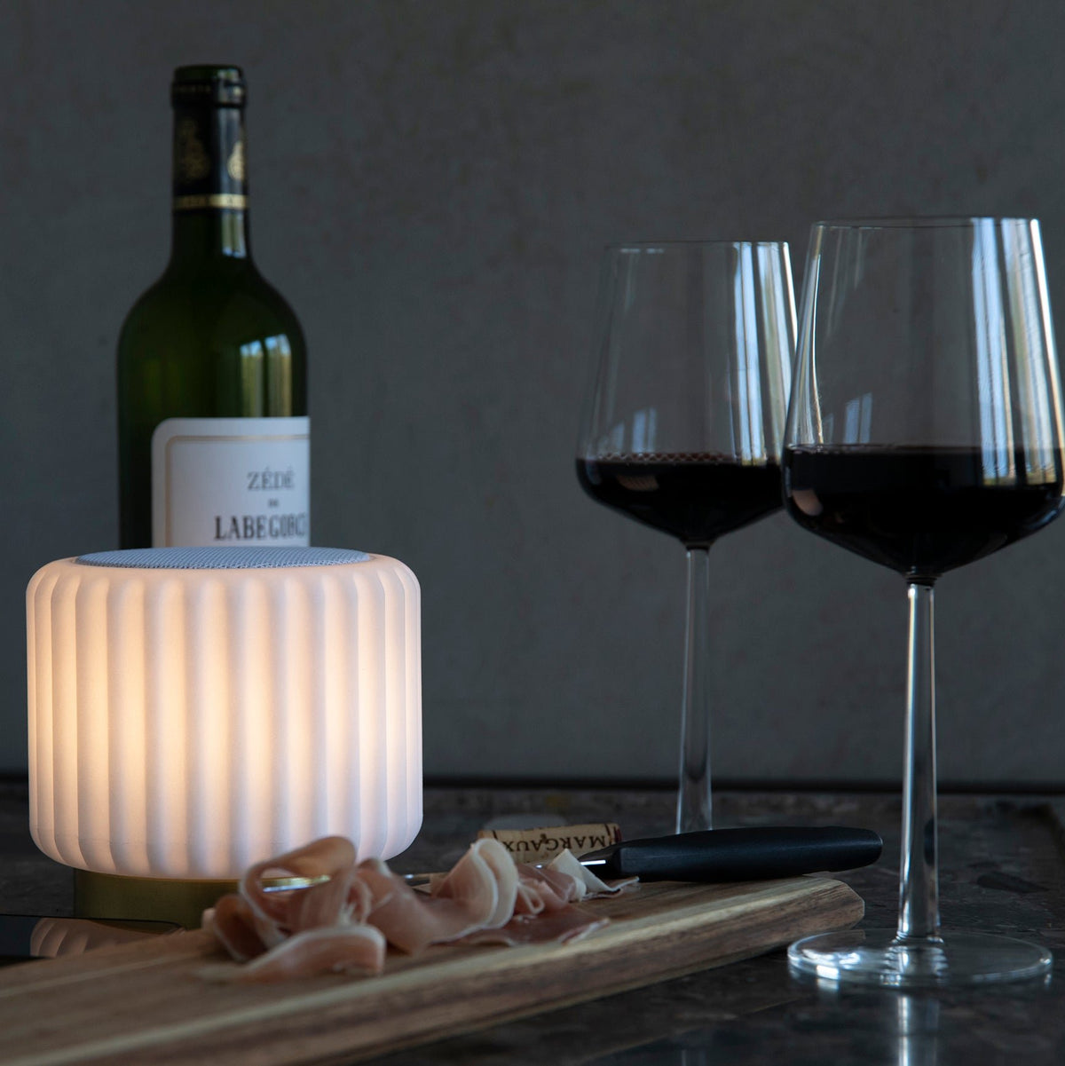 Dentelles Speaker + Light 12.5cm | White/Gold Base by ATELIER PIERRE (dentelles-white-speaker-light-usb-recharge-gold-base-12-5-x-13-55cm)