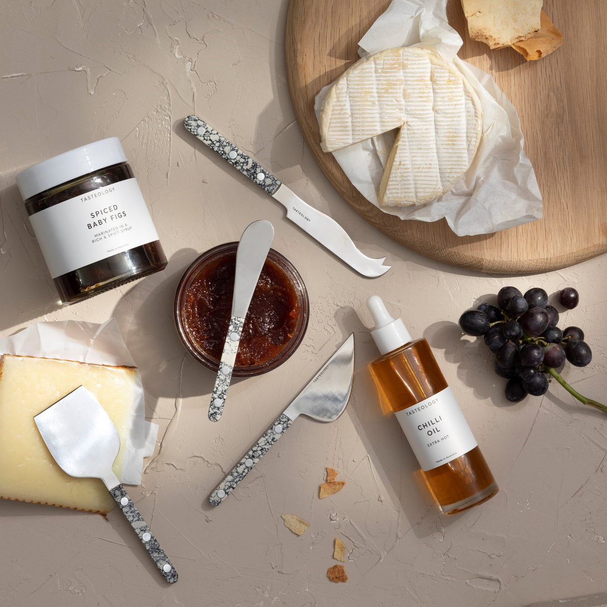 Chilli & Truffle Oil Duo by TASTEOLOGY (oil-duo-set-chilli-truffle)