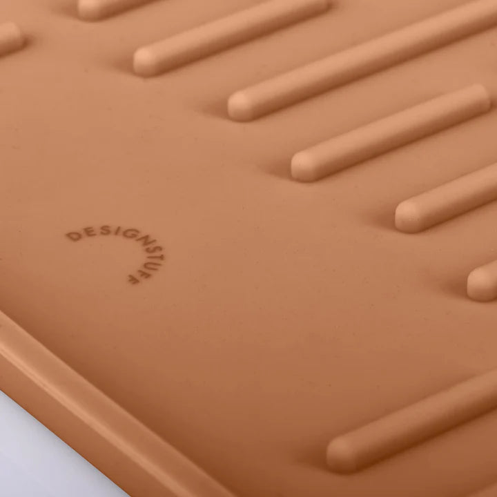 Folding Silicone Drying Mat L w/ Drainage Mouth | Camel by DESIGNSTUFF (folding-silicone-drying-mat-large-with-drainage-mouth-camel)