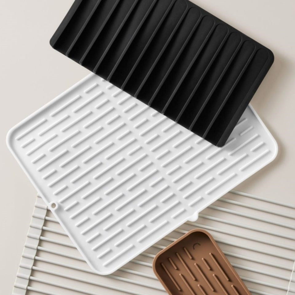 Folding Silicone Drying Mat L w/ Drainage Mouth | White by DESIGNSTUFF (folding-silicone-drying-mat-large-with-drainage-mouth-white)