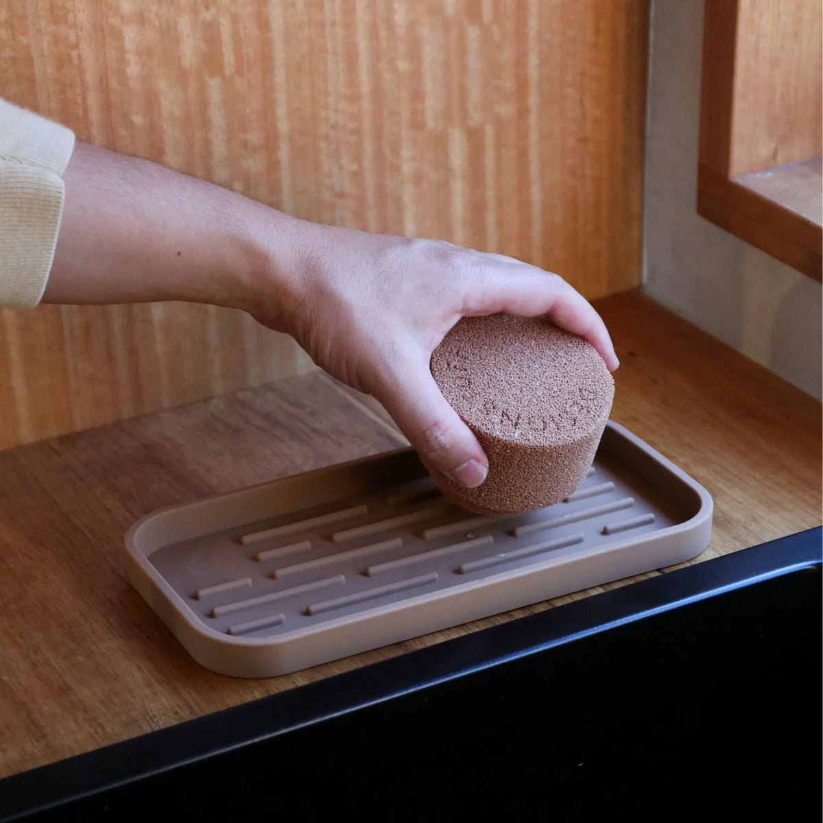 Sink Tray and Sponge Holder Silicone | Camel by DESIGNSTUFF (sink-tray-and-sponge-holder-silicone-camel)