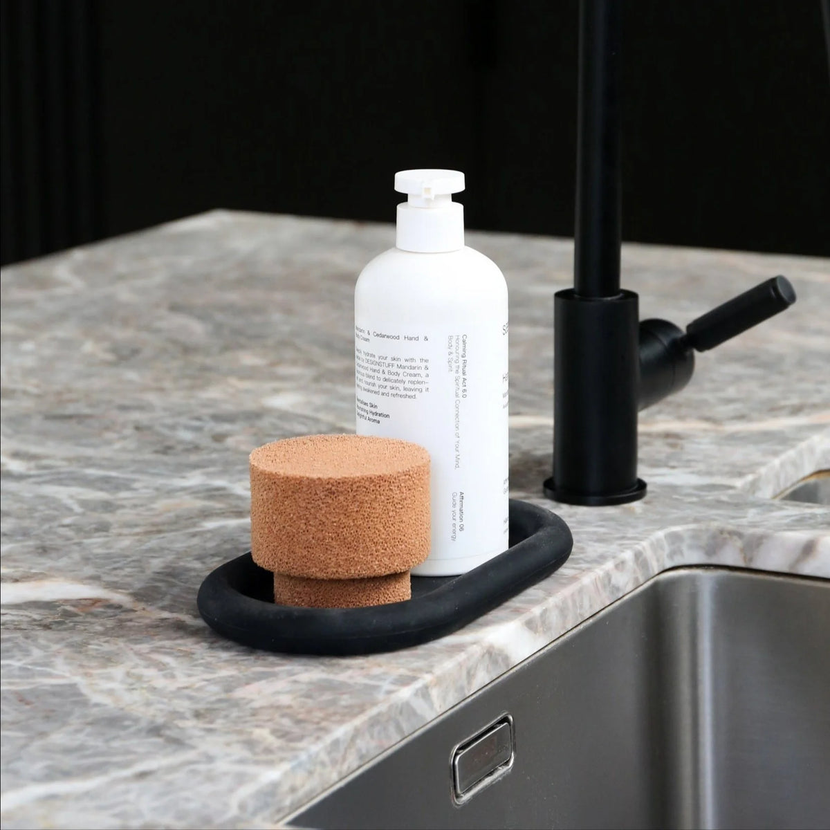 Bubble Silicone Tray | 22cm | Black by DESIGNSTUFF (bubble-silicone-tray-22cm-black)