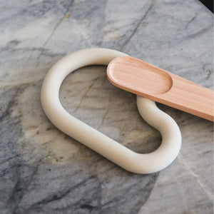 Curve Silicone Trivet | Sand by DESIGNSTUFF (curve-silicone-trivet-sand)