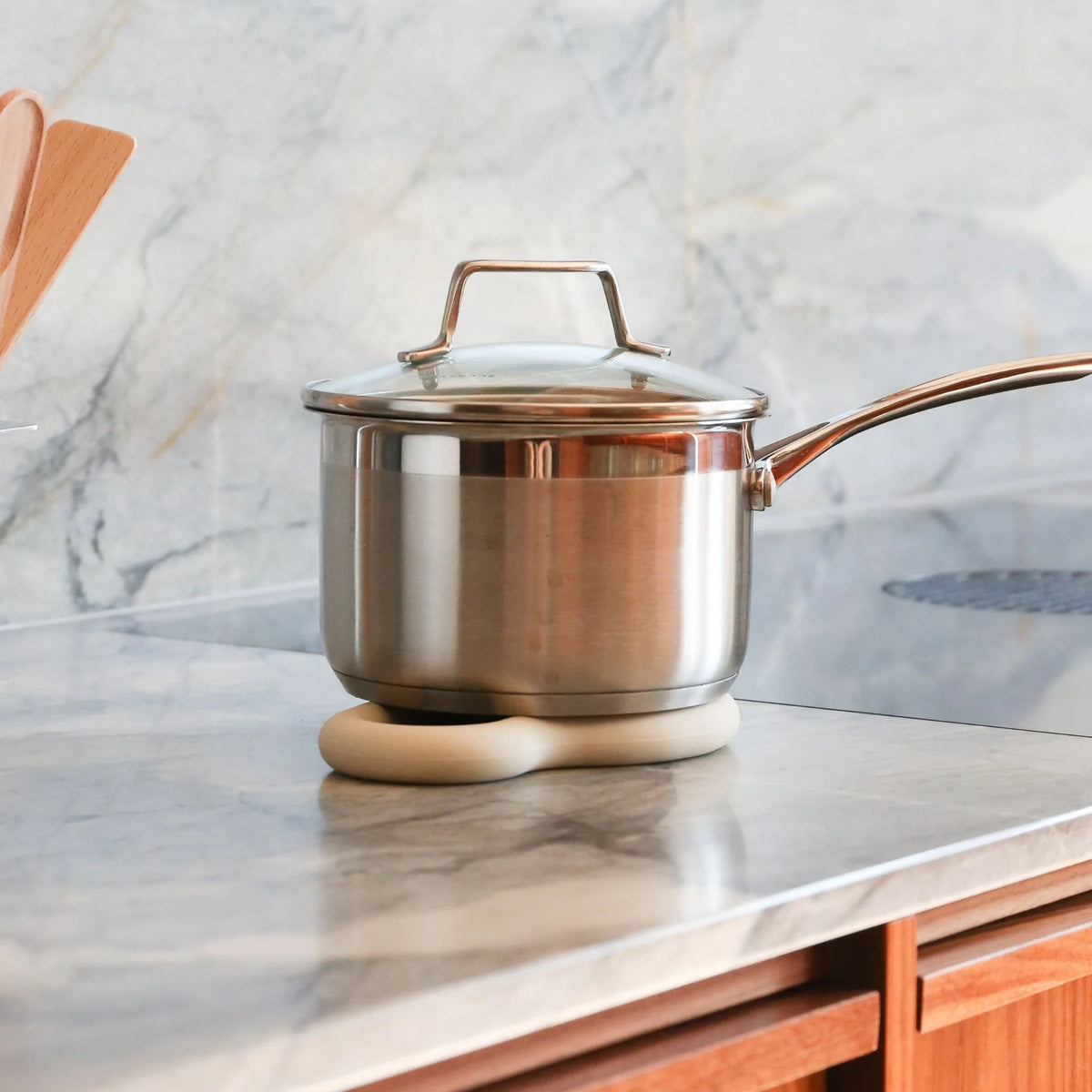 Curve Silicone Trivet | Sand by DESIGNSTUFF (curve-silicone-trivet-sand)