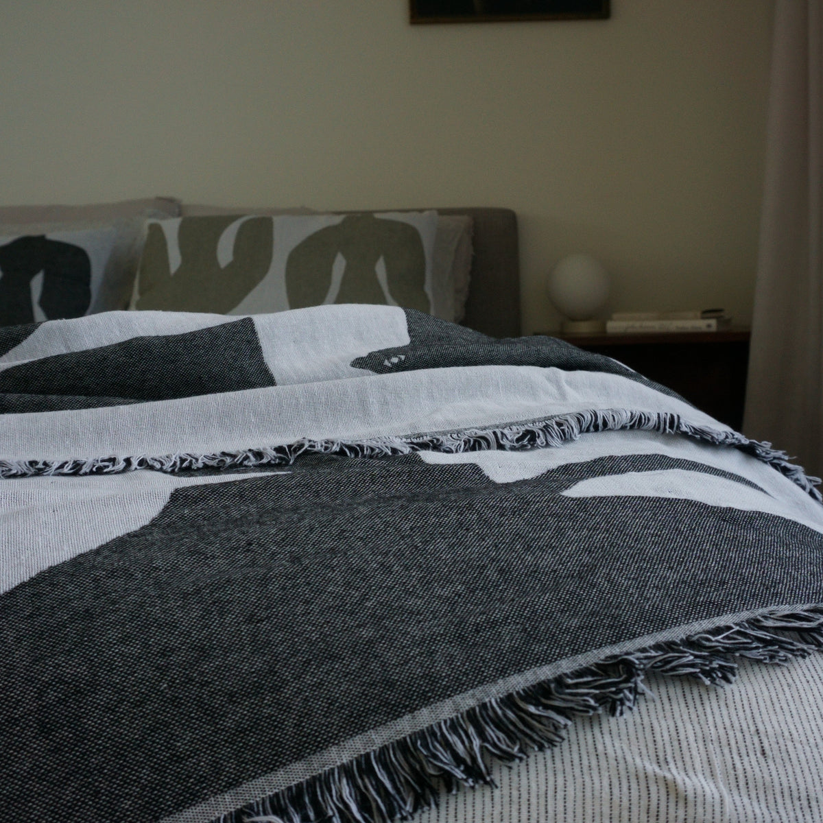 EARLY BIRD Throw | Beluga by BRITA (brita-early-bird-throw-beluga)