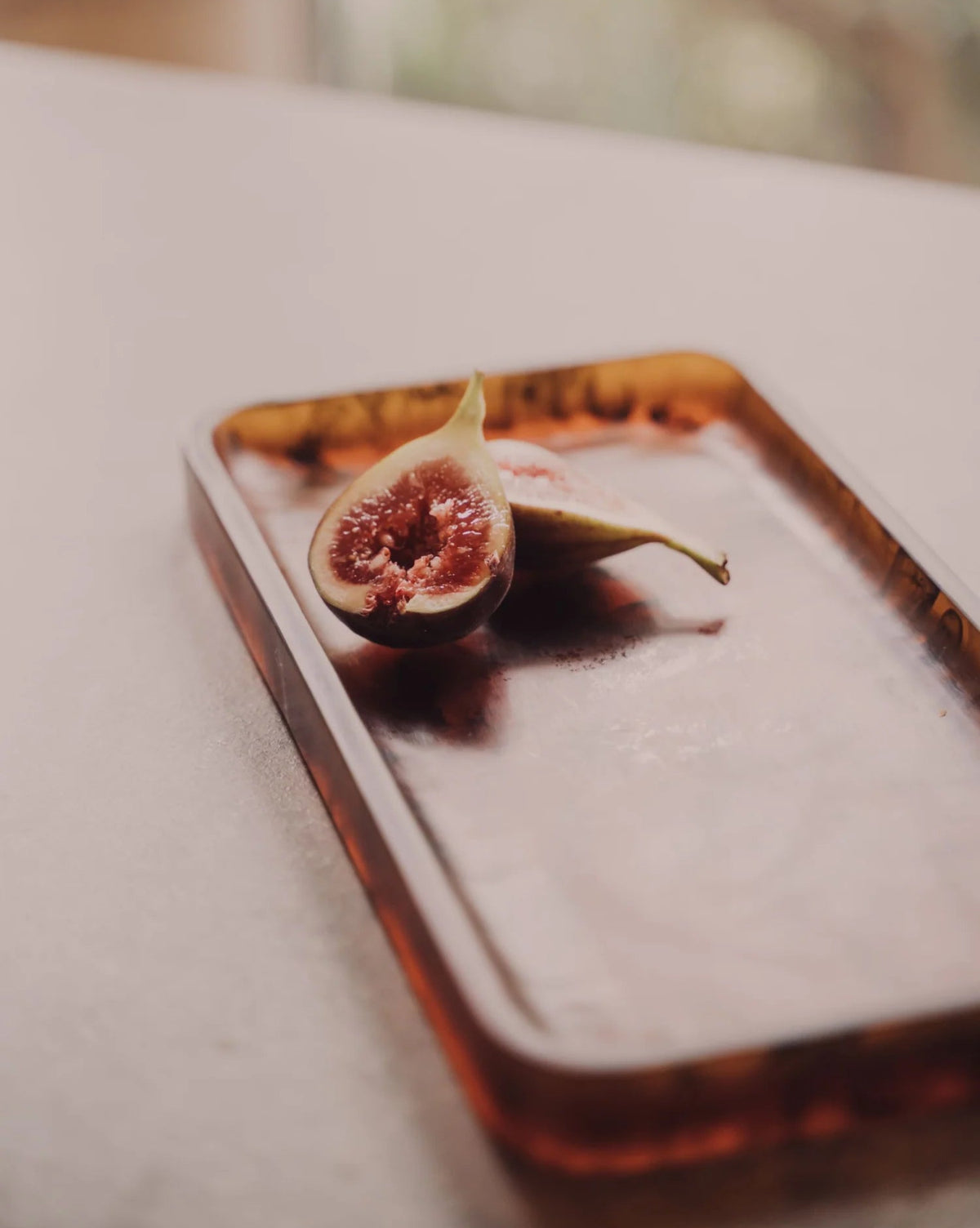 Flow Resin Bathroom Caddy/Tray | Earth by SAARDÉ (resin-bathroom-caddy-tray-shell-copy)