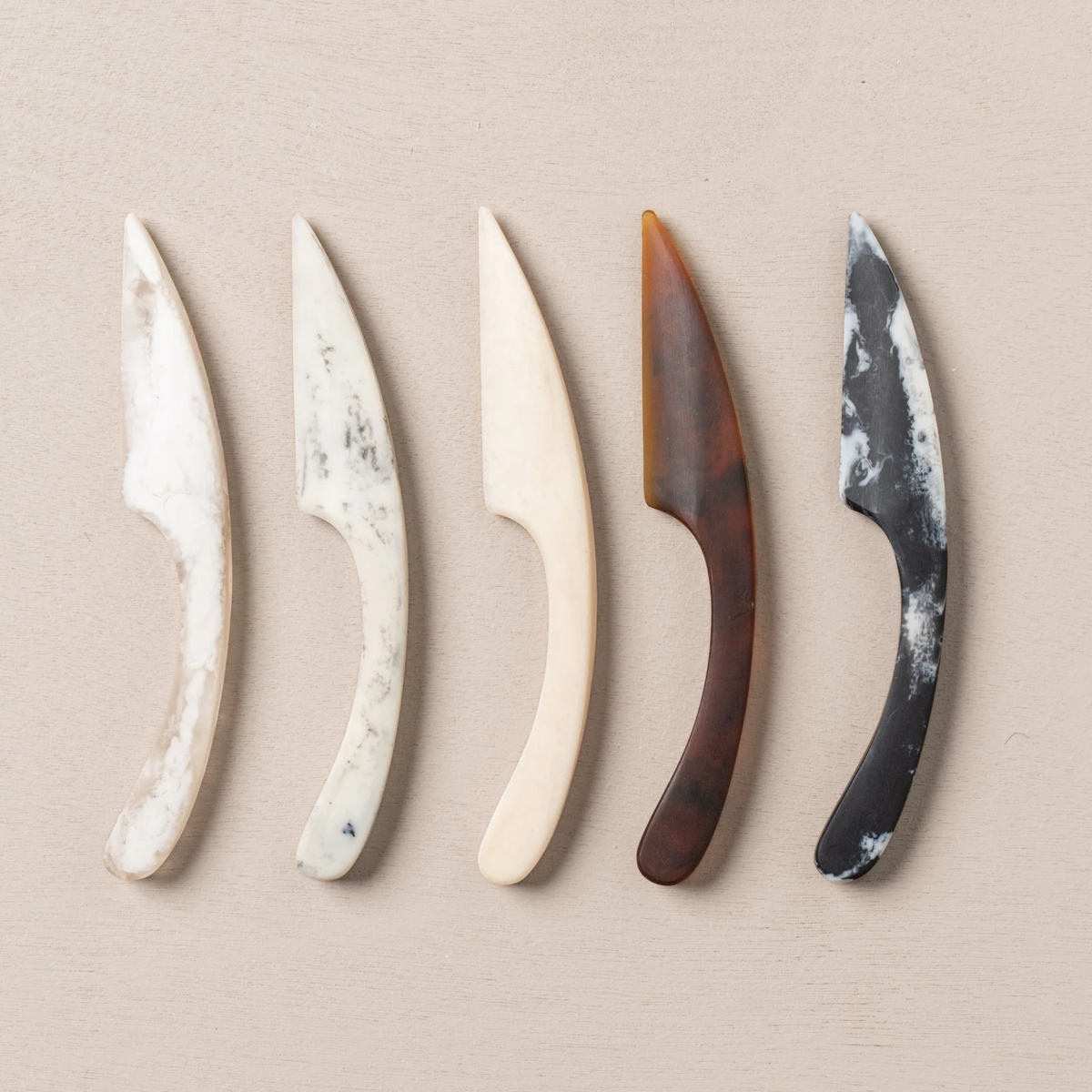 Flow Resin Cheese Knife | Earth by SAARDÉ (flow-cheese-knife-earth)