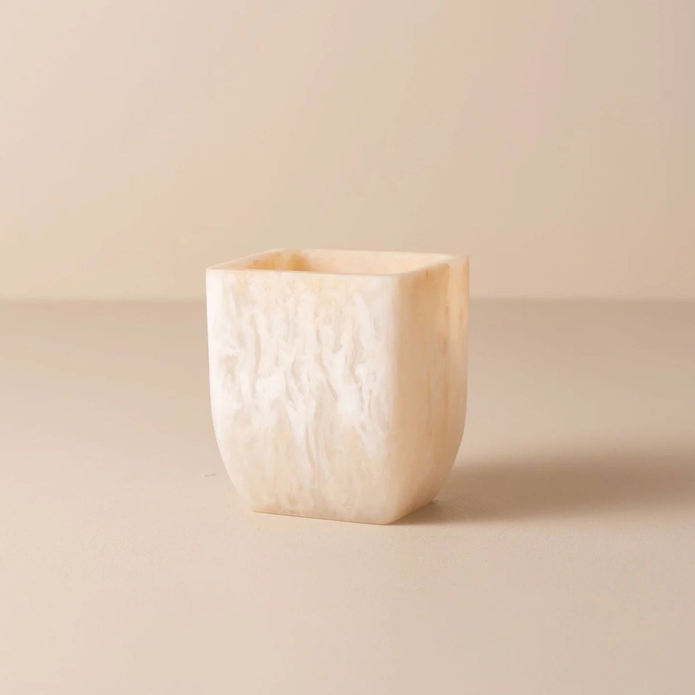 Flow Resin Toothbrush Holder | Shell by SAARDÉ (flow-toothbrush-holder-shell)