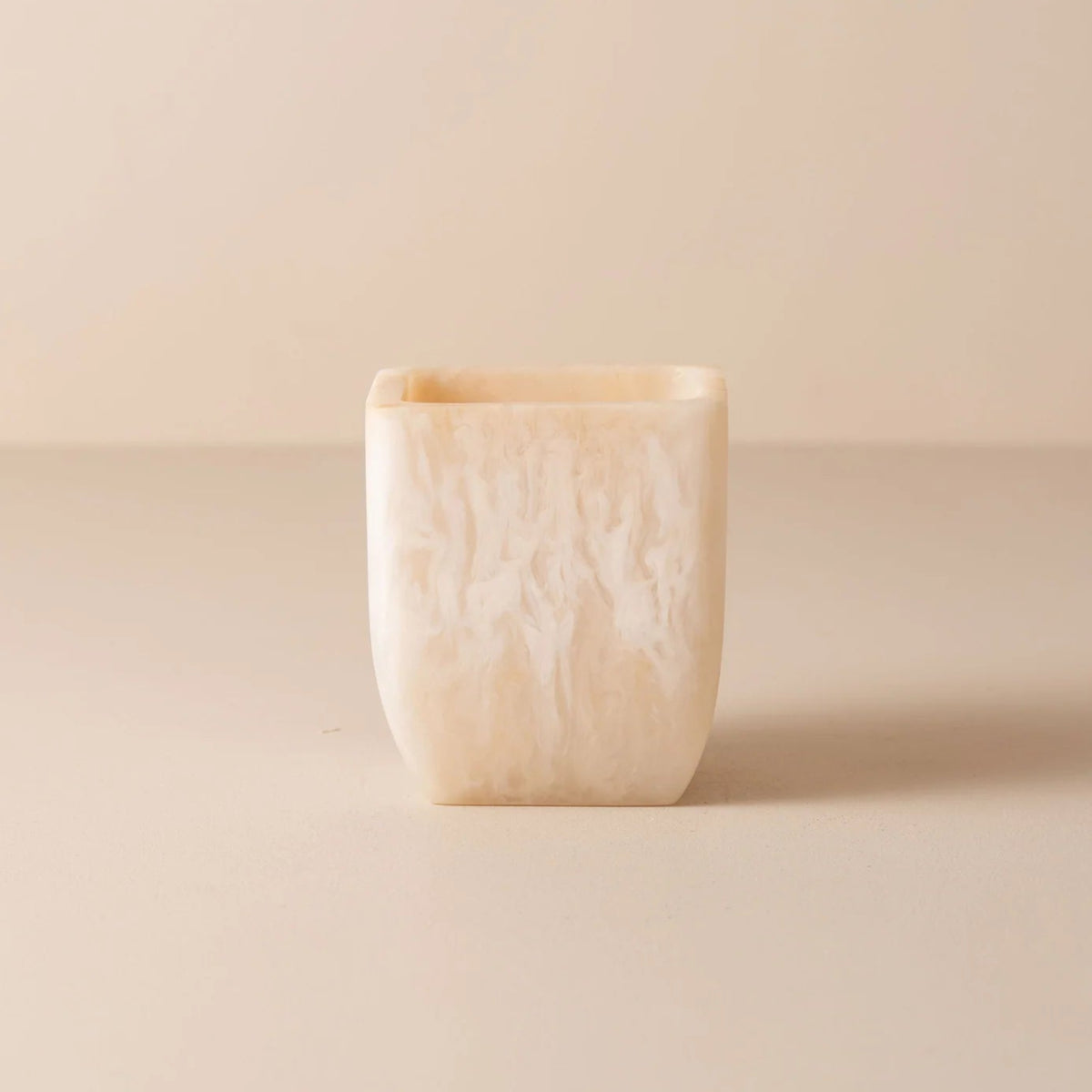 Flow Resin Toothbrush Holder | Shell by SAARDÉ (flow-toothbrush-holder-shell)