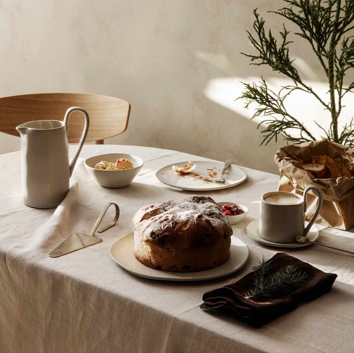 Flow Plate Large | Off White Speckle by FERM LIVING (flow-plate-large-off-white-speckle)