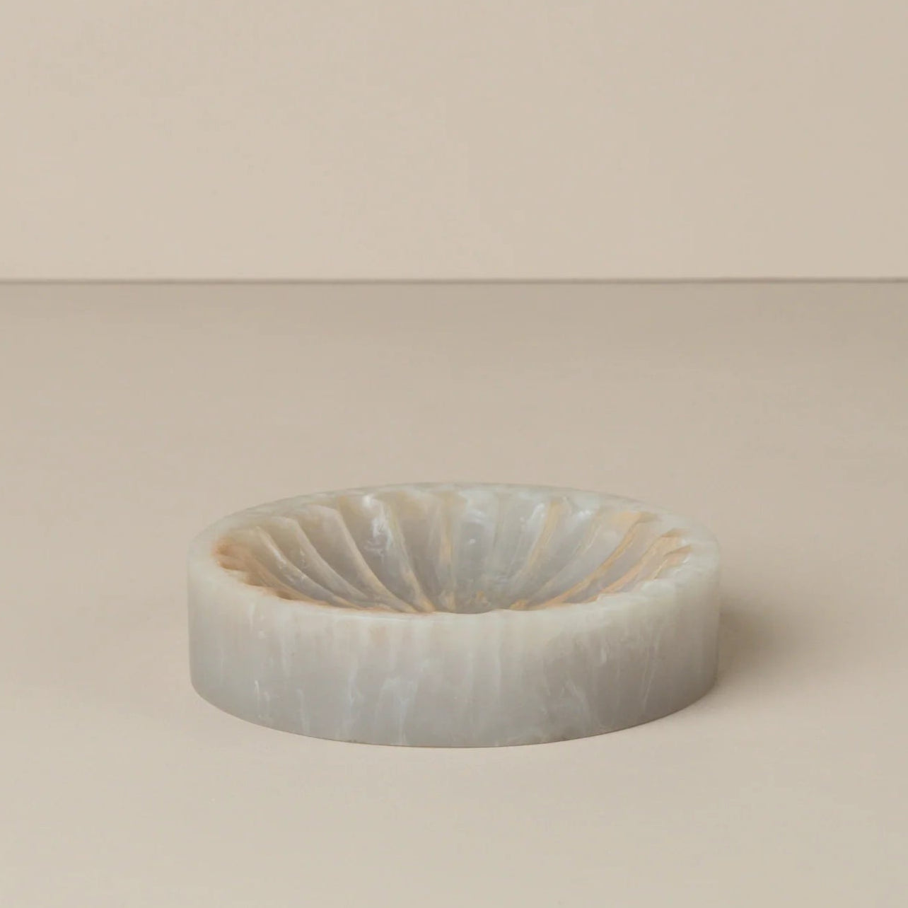 Flow Resin Trinket Dish | Shell by SAARDÉ (harmonia-white-marble-bowl-artisanal-crafts-japanese-minimalist-design-copy)