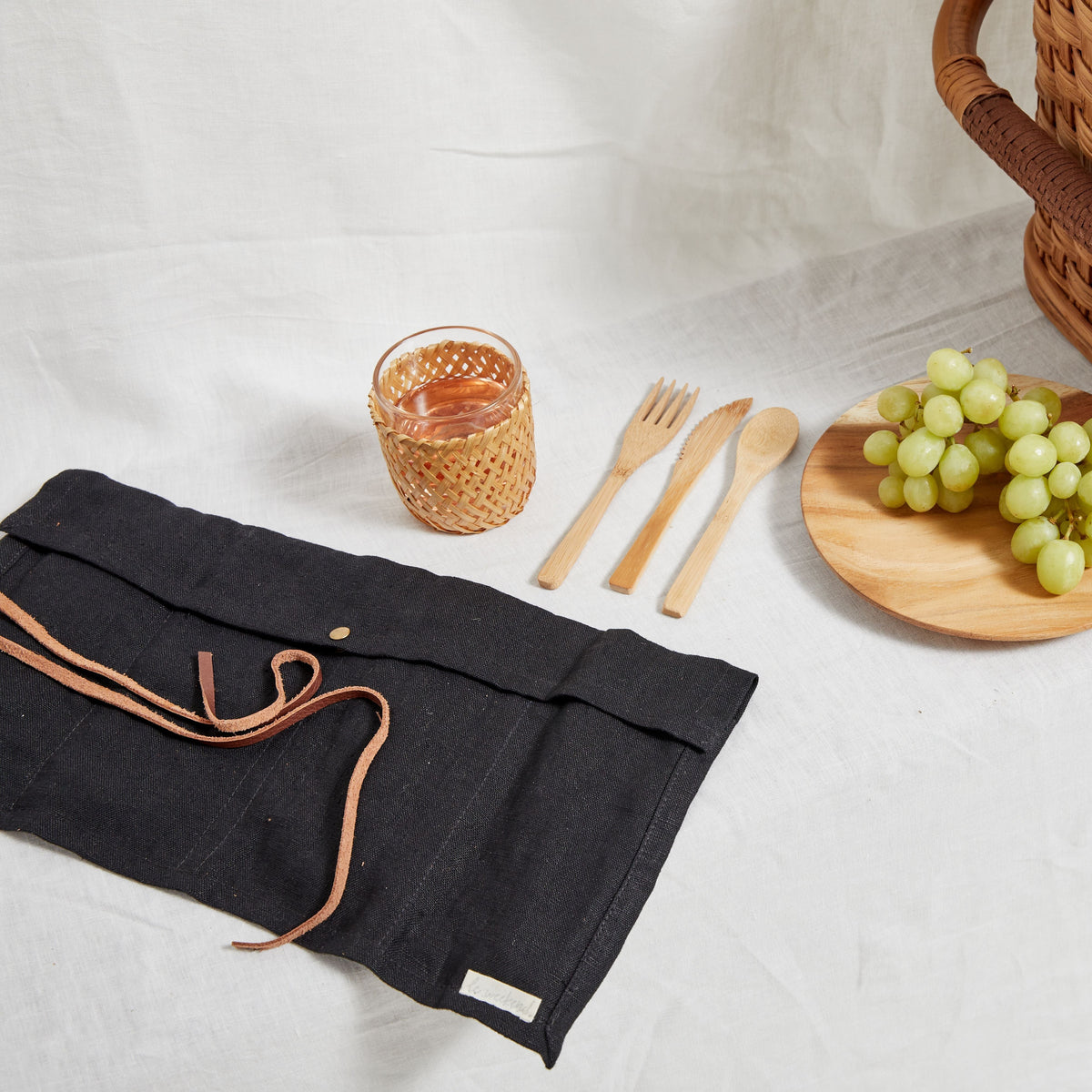 4 Person Cutlery Roll by Le Weekend (4-person-cutlery-roll)