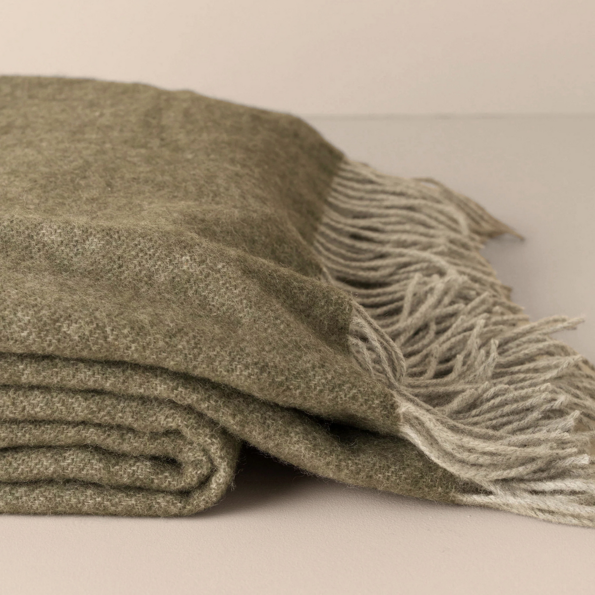 Saardè Merino Wool Throw | Olive/Grey