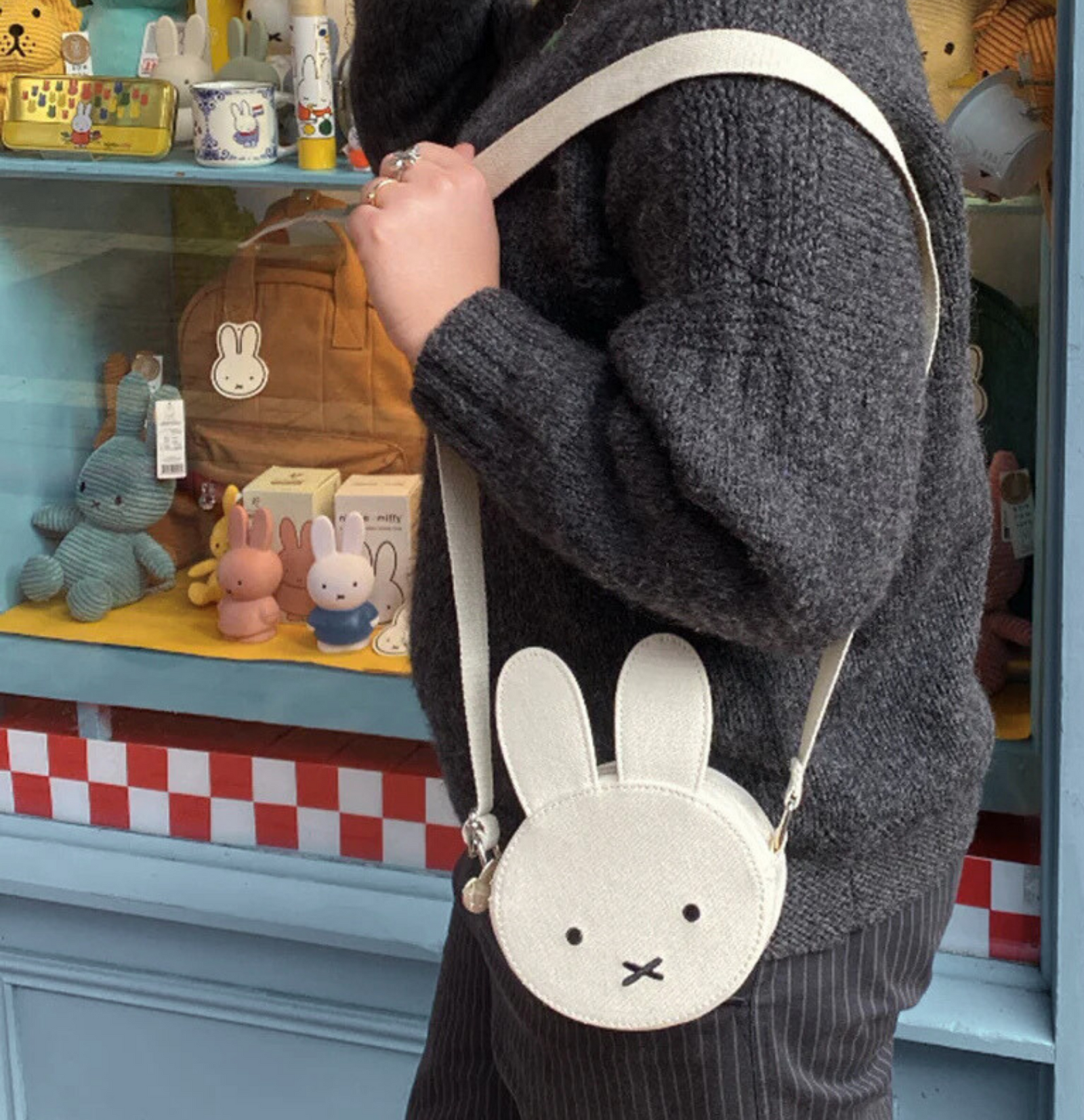 Miffy Canvas Ears Crossbody Bag S | Pink
