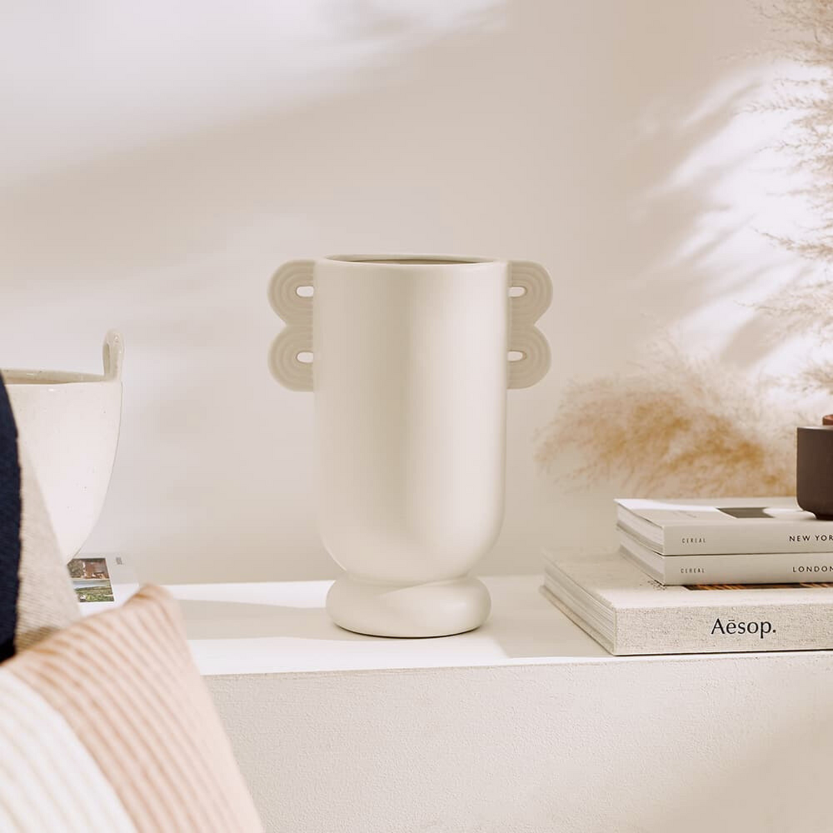 Muses Ania Vase | Off White by FERM LIVING (muses-vase-ania)